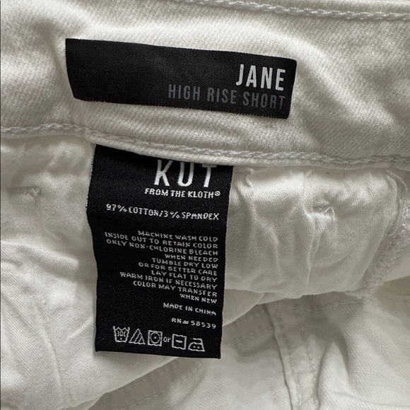 Kut from the Kloth Size 10 Wkhite Jean Shorts - Picture 9 of 10